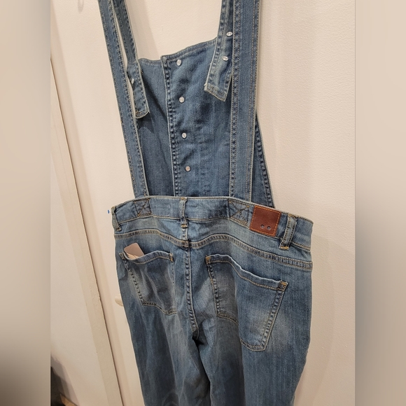 NWT Life In Progress Overalls Forever 21 Distressed Denim Size 27 - Picture 8 of 14